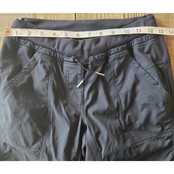 Lululemon Womens Dance Studio Capri Crop Pants 4 Black Mid Rise Active Yoga Gym - Picture 7 of 9